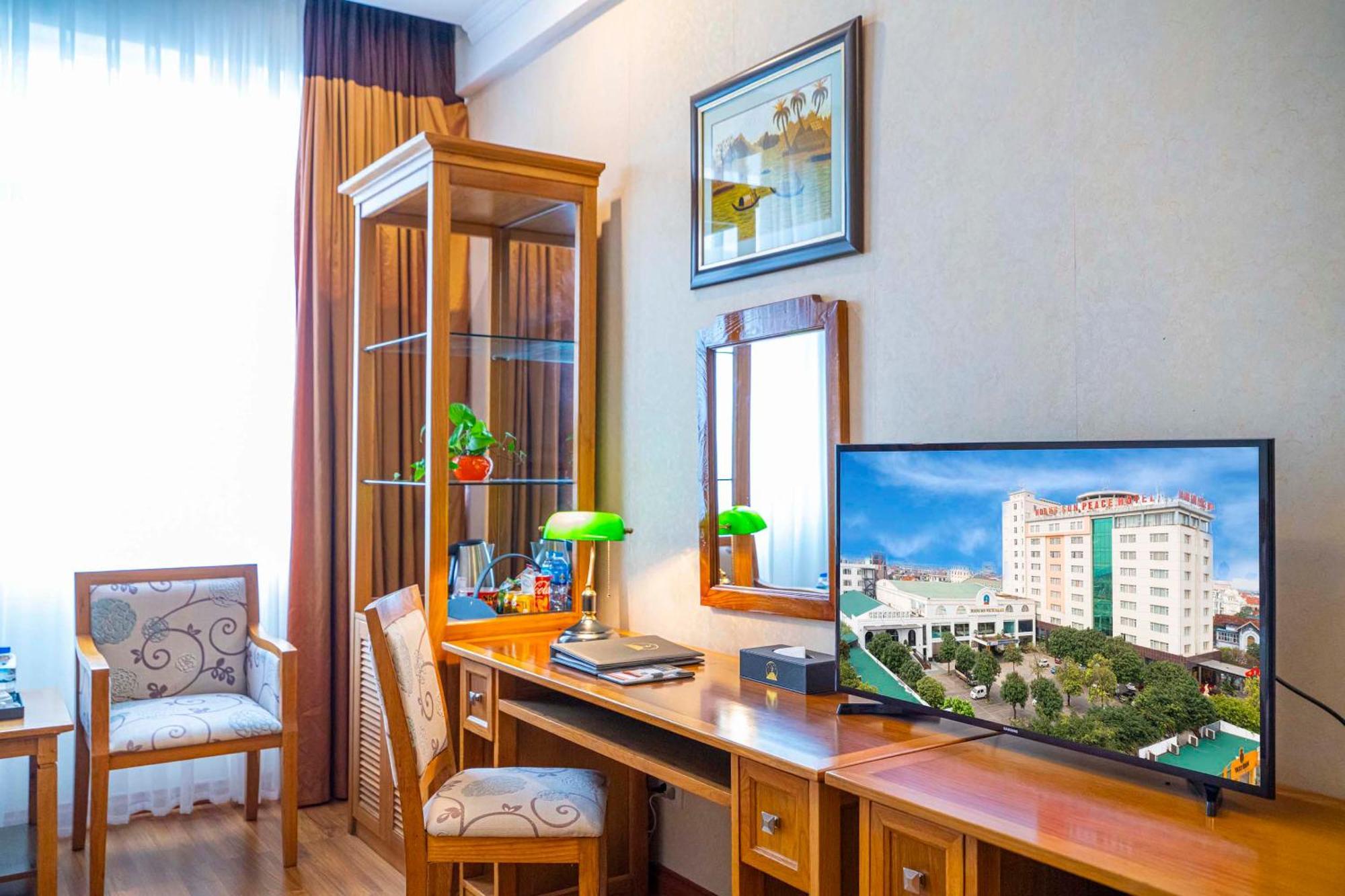 Hoang Son Peace Hotel Нин Бин Екстериор снимка