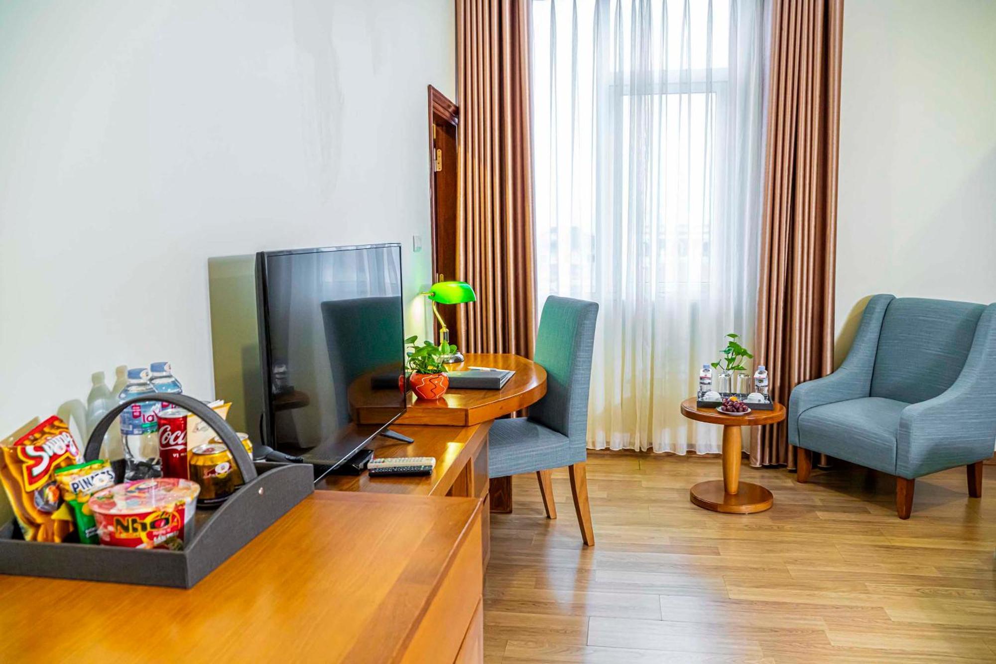 Hoang Son Peace Hotel Нин Бин Екстериор снимка