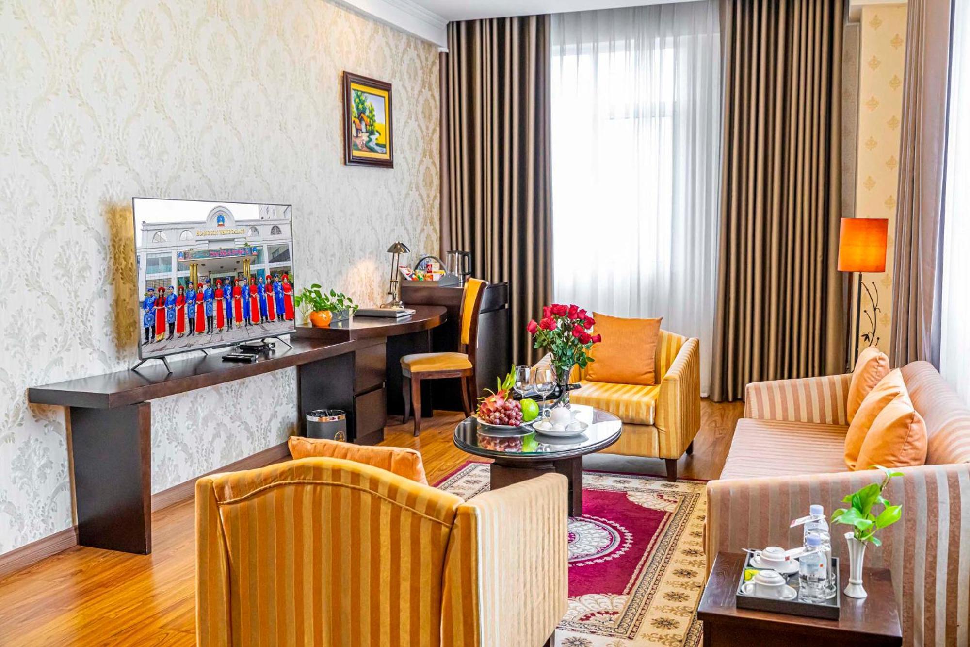 Hoang Son Peace Hotel Нин Бин Екстериор снимка