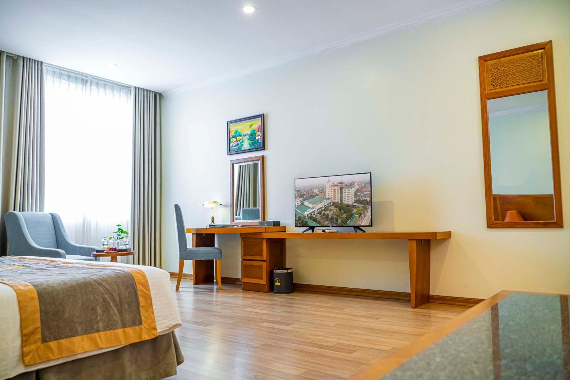 Hoang Son Peace Hotel Нин Бин Екстериор снимка