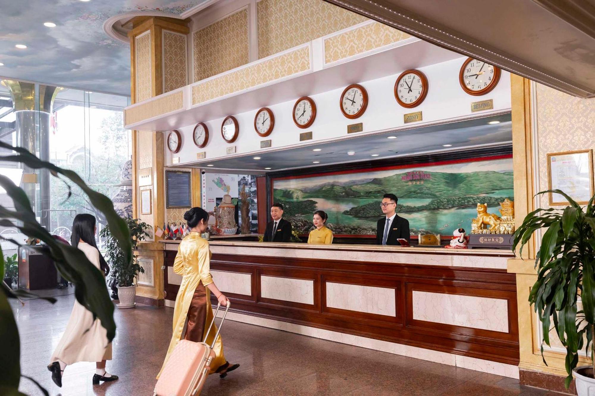 Hoang Son Peace Hotel Нин Бин Екстериор снимка