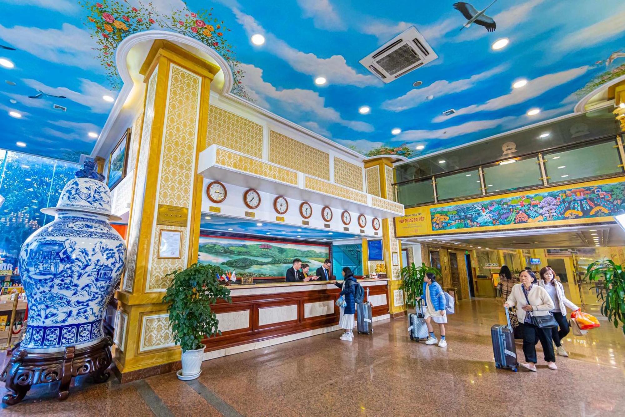 Hoang Son Peace Hotel Нин Бин Екстериор снимка