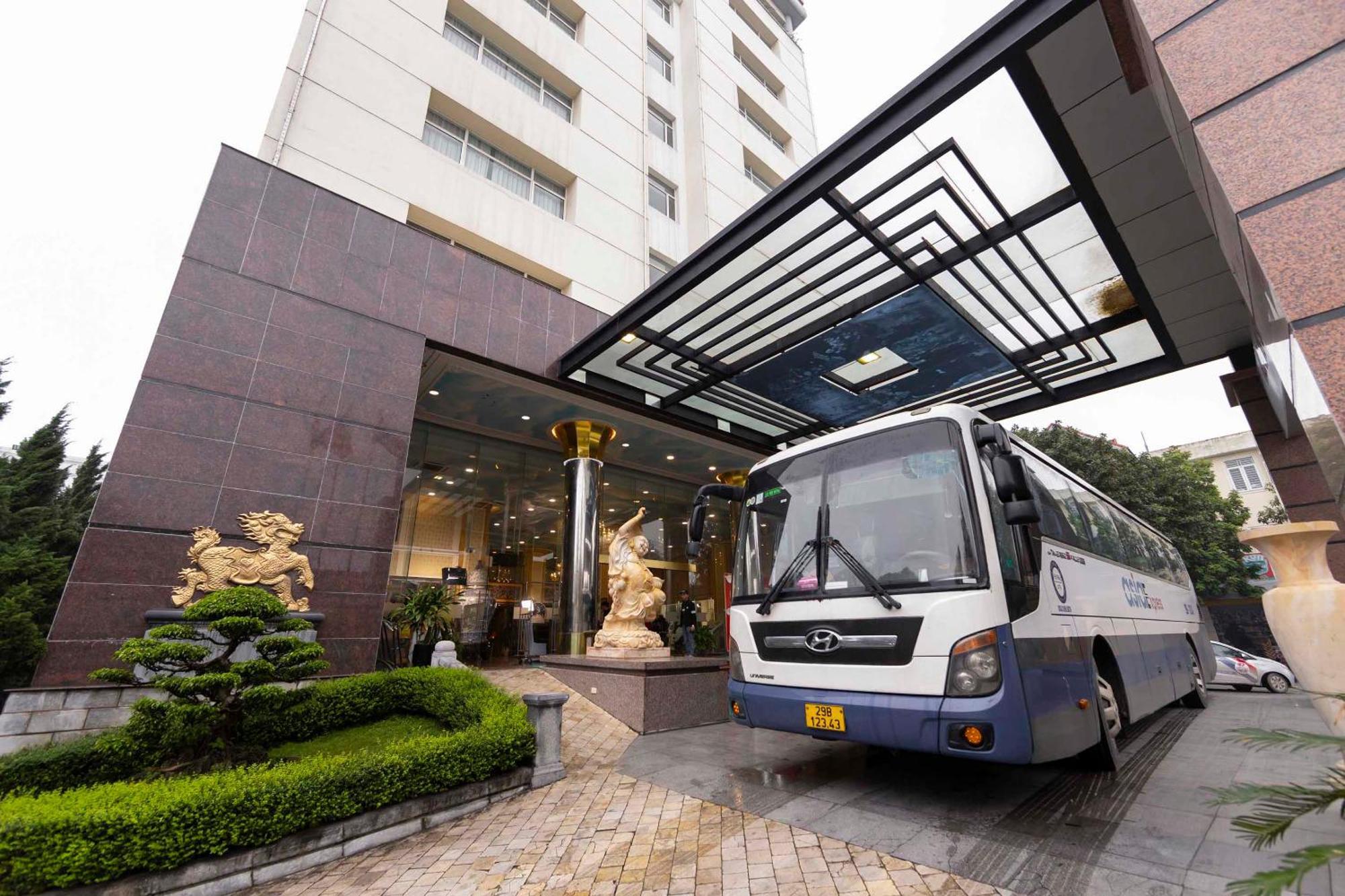 Hoang Son Peace Hotel Нин Бин Екстериор снимка