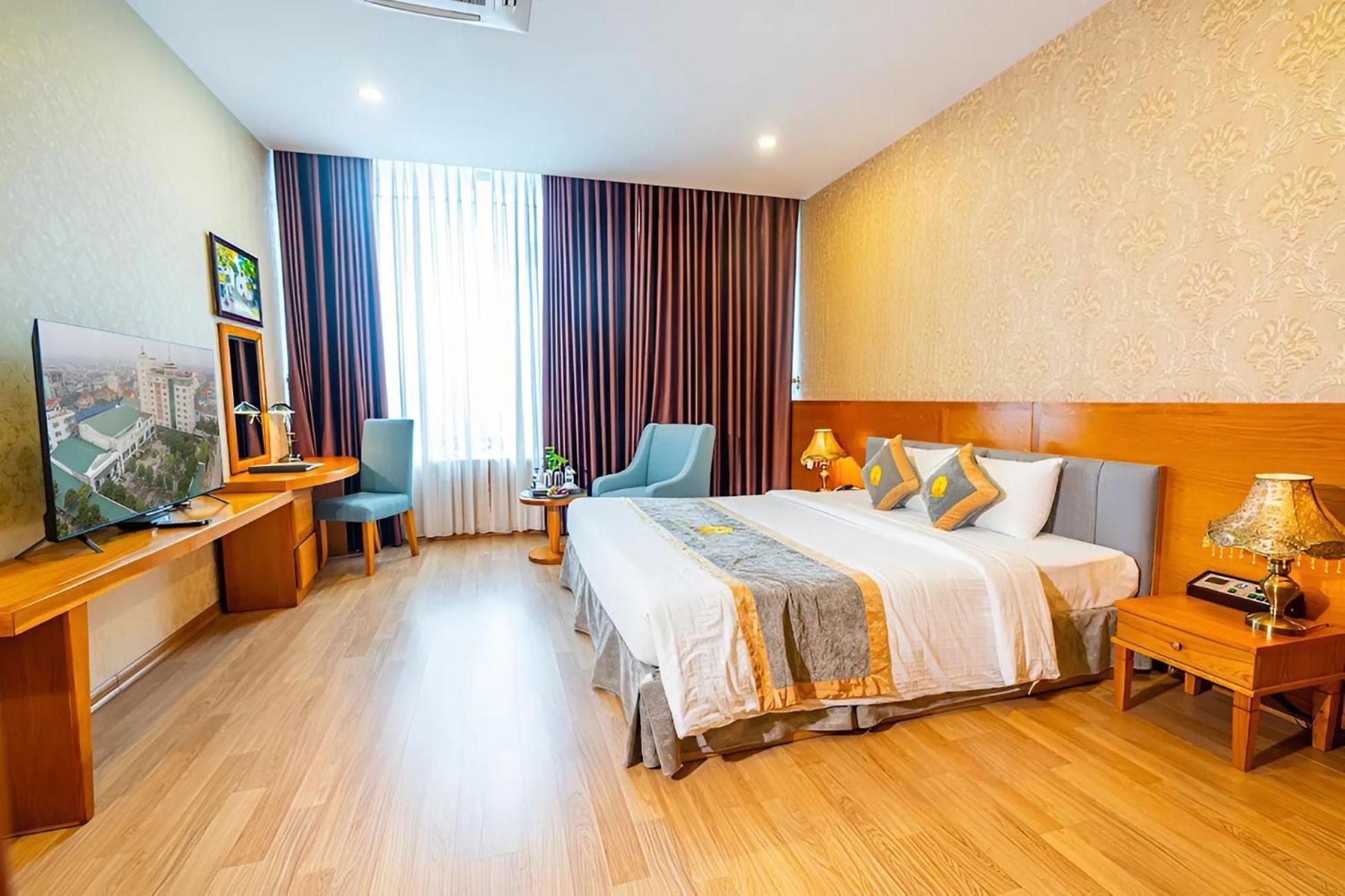 Hoang Son Peace Hotel Нин Бин Екстериор снимка